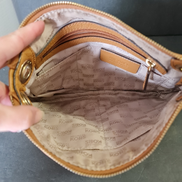 Mk Purse - Picture 5 of 8